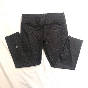 Vie Active leopard print crop leggings, Sz S